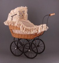  Ретро коляска для куклы плетеная 